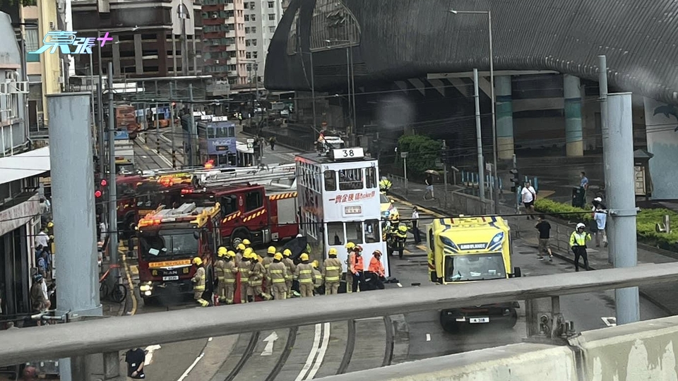 西環電車奪命車禍｜警返現場搜證 疑公公望錯方向肇禍 涉事車長停職被捕